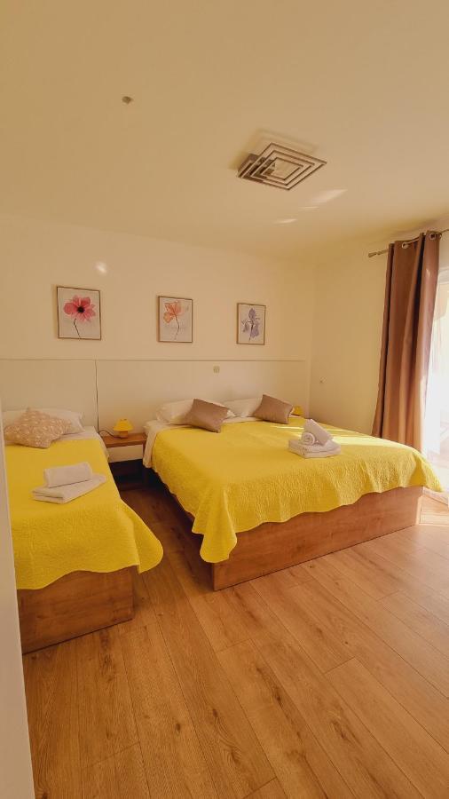 Apartmani Palma Novalja Exterior foto