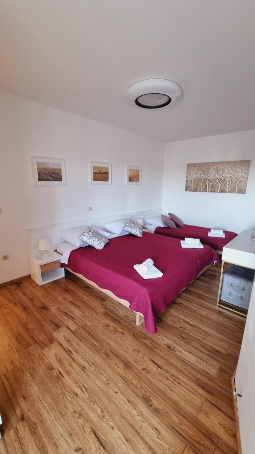 Apartmani Palma Novalja Exterior foto