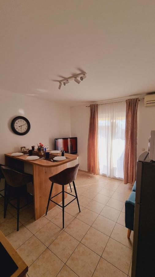Apartmani Palma Novalja Exterior foto