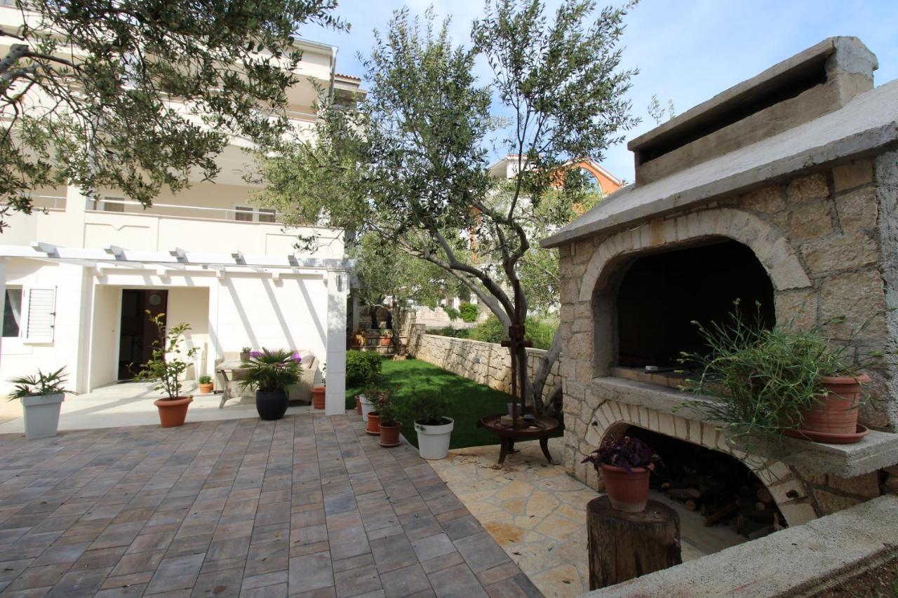 Apartmani Palma Novalja Exterior foto