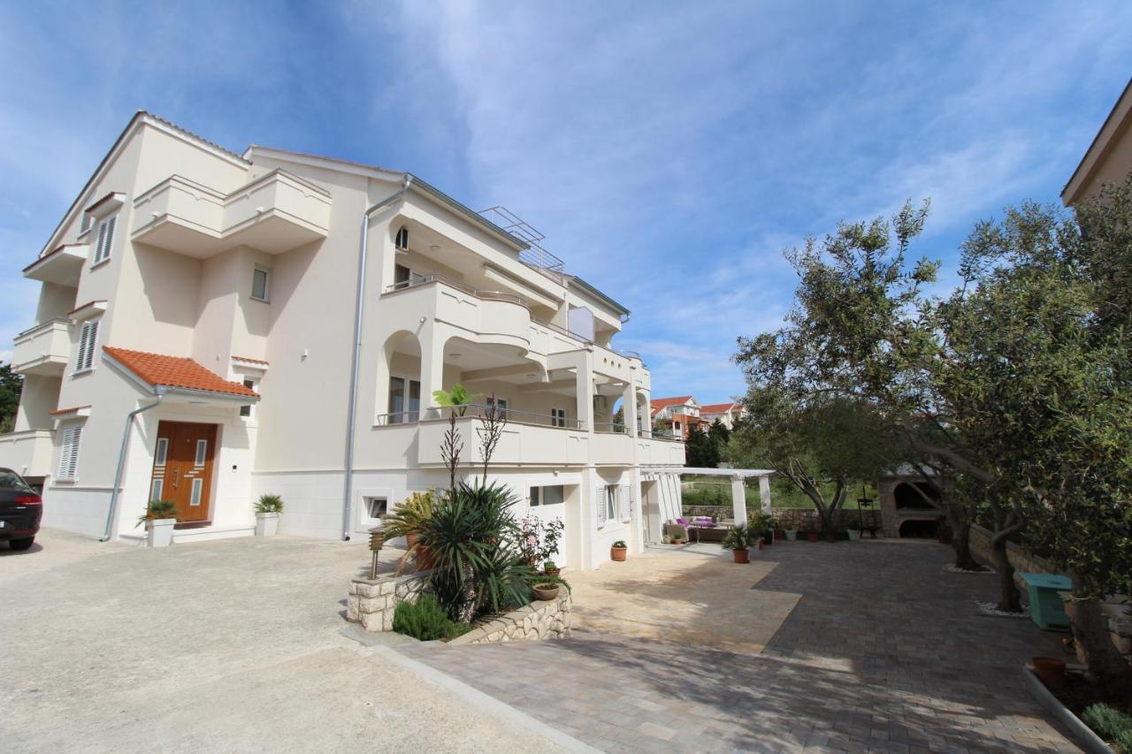 Apartmani Palma Novalja Exterior foto